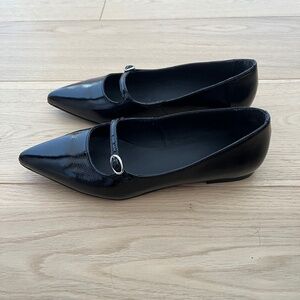 NEW - Black patent ballet flats 38